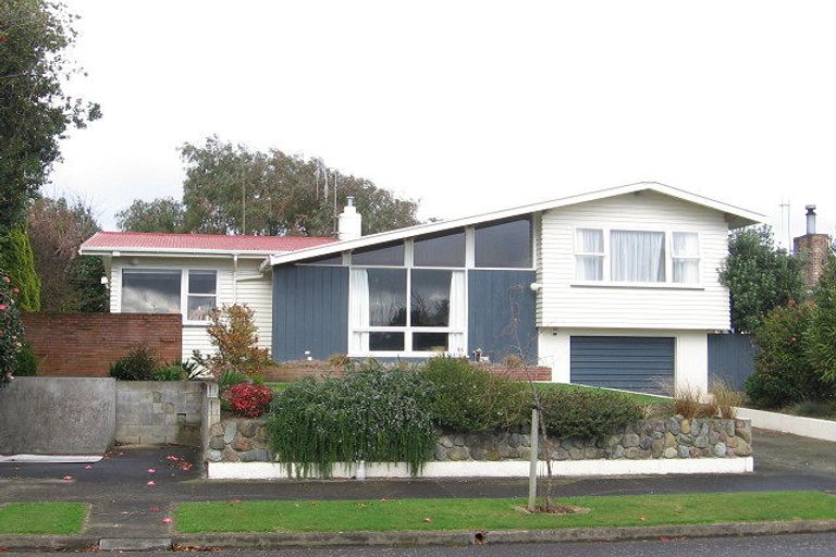 Photo of property in 8 Bond Street, Hokowhitu, Palmerston North, 4410