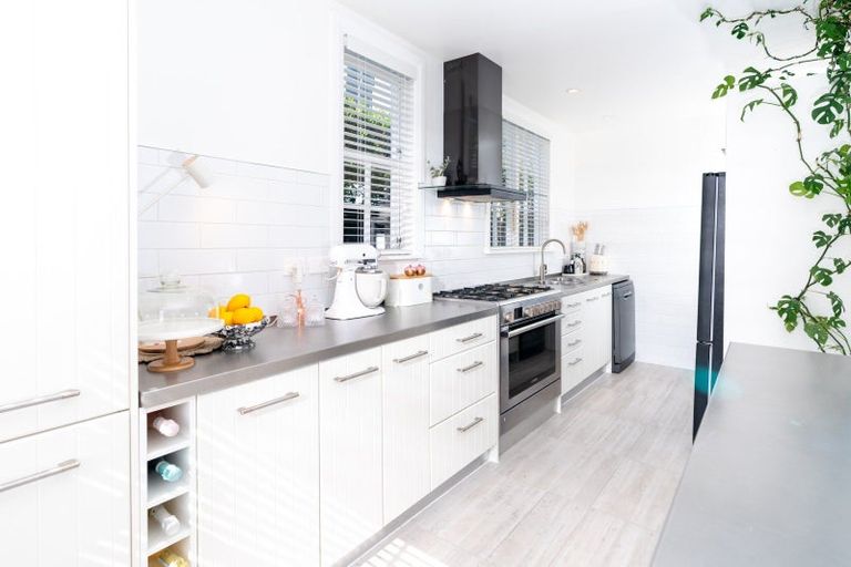 Photo of property in 374 Karori Road, Karori, Wellington, 6012