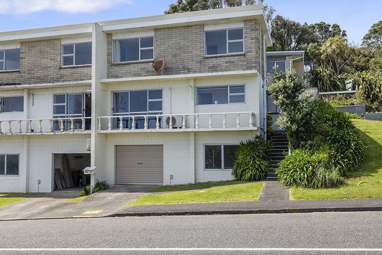 Photo of property in 27b Port View Crescent, Moturoa, New Plymouth, 4310
