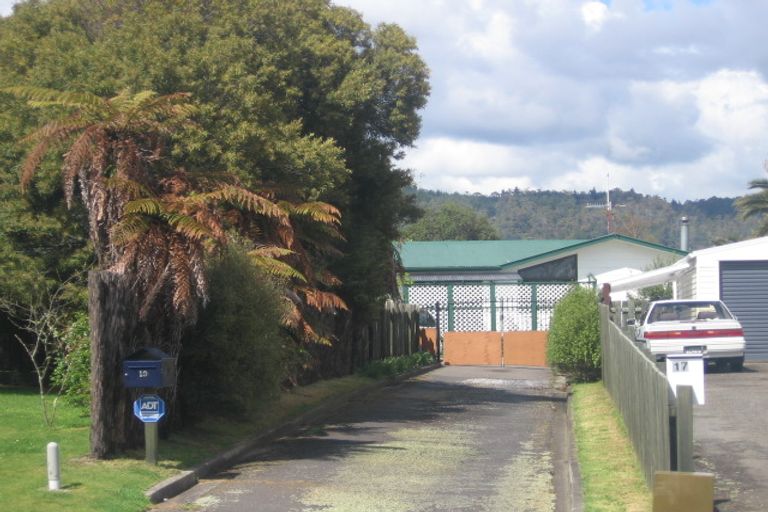 Photo of property in 19 Chaucer Place, Owhata, Rotorua, 3010