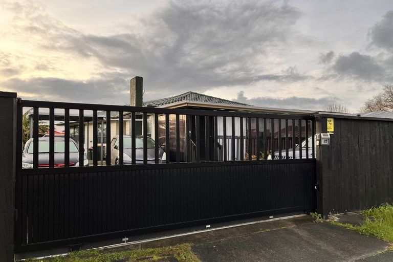 Photo of property in 17 Comet Crescent, Mangere, Auckland, 2022