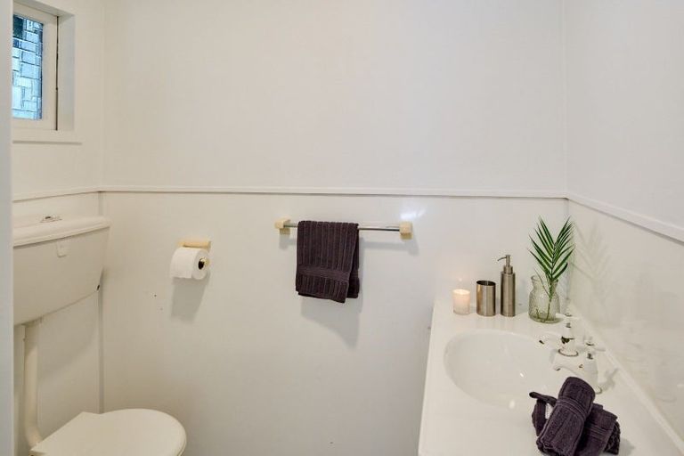 Photo of property in 447 Muritai Road, Eastbourne, Lower Hutt, 5013