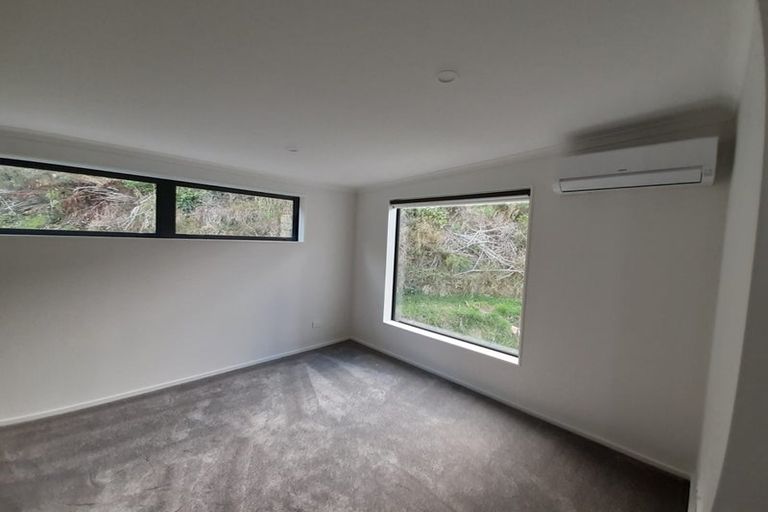 Photo of property in 31 Percy Dyett Drive, Karori, Wellington, 6012