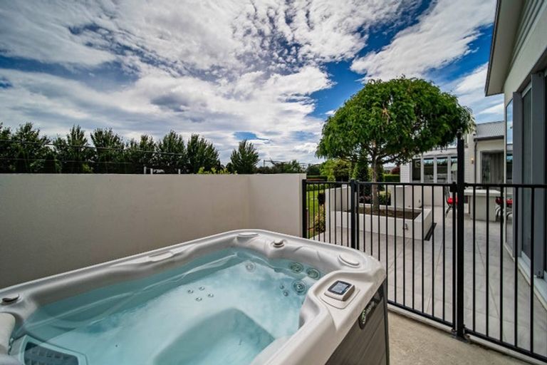 Photo of property in 11 Frisby Drive, West Melton, 7618