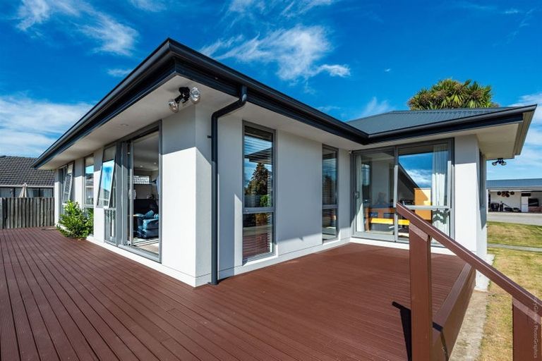 Photo of property in 38 Breezes Road, Avondale, Christchurch, 8061
