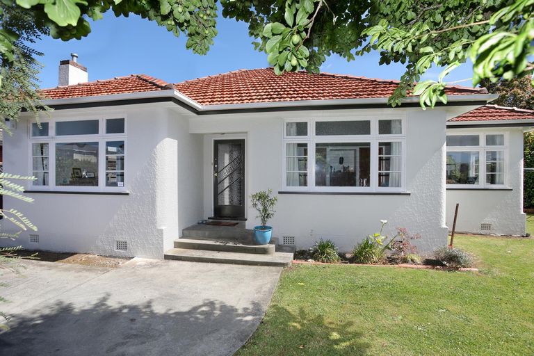 Photo of property in 35 Hardie Street, Hokowhitu, Palmerston North, 4410
