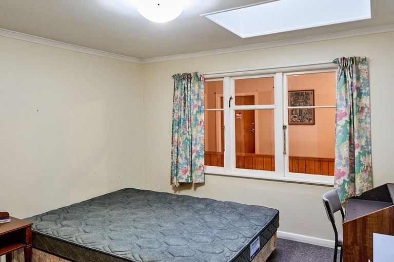 Photo of property in 22 Hinau Street, Tawa, Wellington, 5028