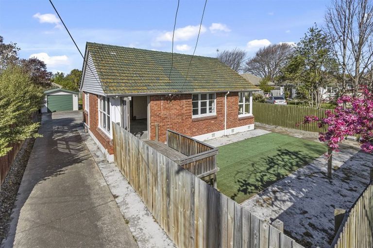 Photo of property in 51 Hooker Avenue, Bryndwr, Christchurch, 8053
