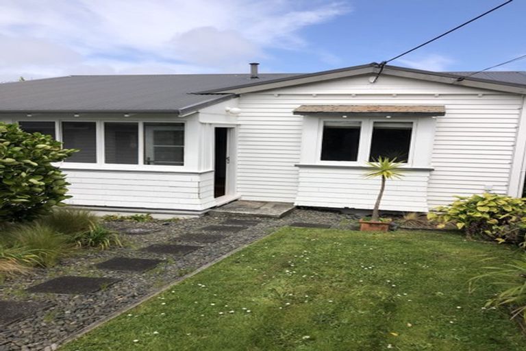 Photo of property in 2/13 Waitemata Road, Hauraki, Auckland, 0622