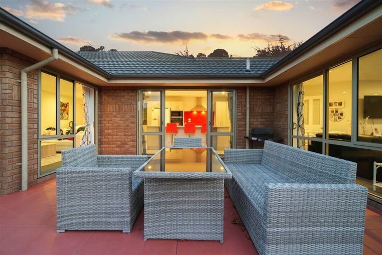 Photo of property in 8 Belgrove Place, Parklands, Christchurch, 8083