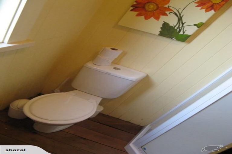 Photo of property in 19b Stafford Road, Northcote Point, Auckland, 0627