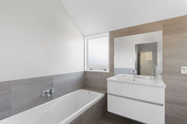 Photo of property in 17 Flaxgrove Place, Parklands, Christchurch, 8083