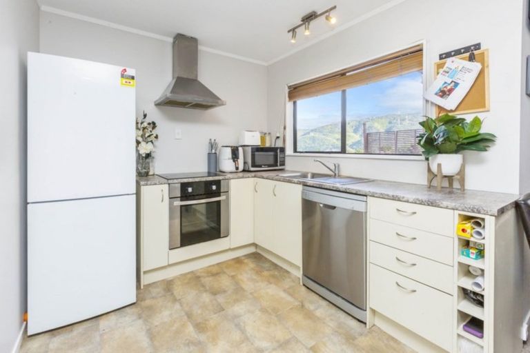 Photo of property in 30 Castle Crescent, Stokes Valley, Lower Hutt, 5019