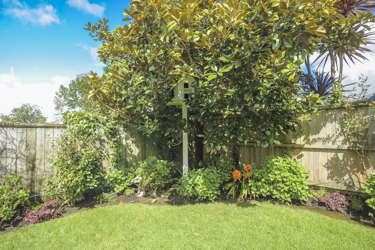 Photo of property in 1/217 Portage Road, Green Bay, Auckland, 0604