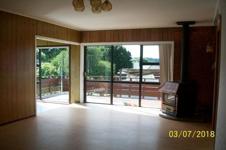 Photo of property in 54 Larnoch Road, Henderson, Auckland, 0610