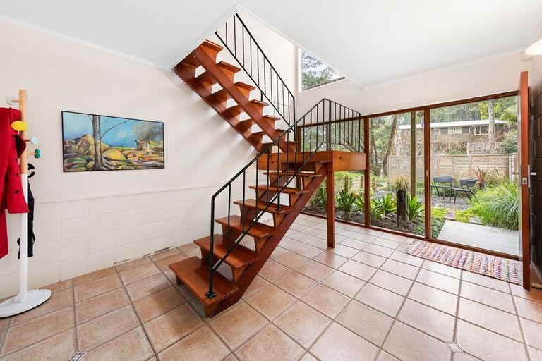 Photo of property in 26 Daffodil Street, Titirangi, Auckland, 0604