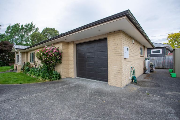 Photo of property in 11 Hilton Road, Carterton, 5713