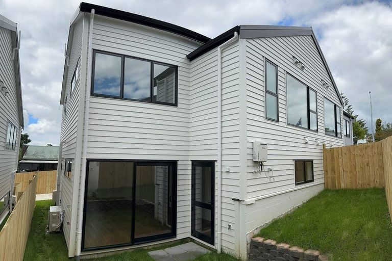 Photo of property in 132b Stapleford Crescent, Browns Bay, Auckland, 0630