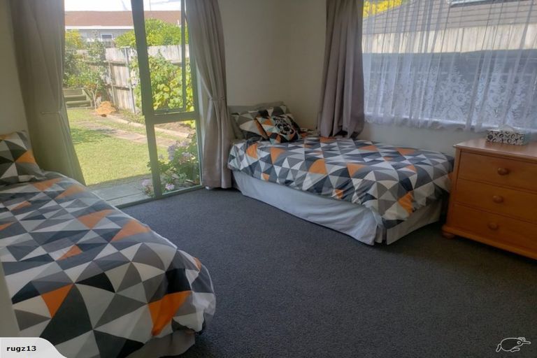 Photo of property in 8a Aotea Road, Glen Eden, Auckland, 0602