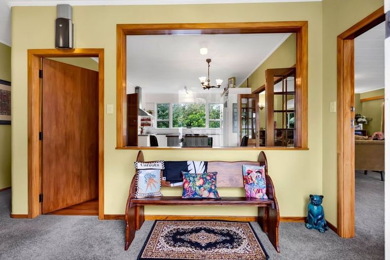 Photo of property in 1 High Road, Hawera, 4610