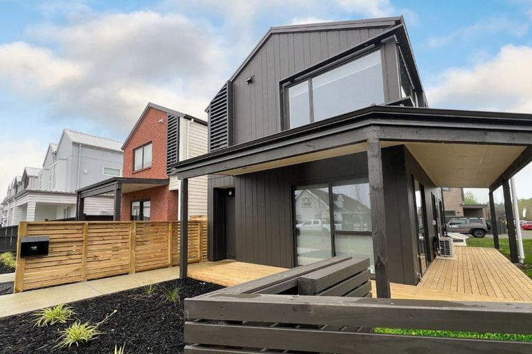 Photo of property in 16 Yellow Pear Lane, Karaka, 2578