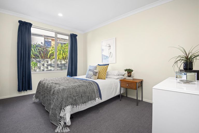 Photo of property in 55 Mt Lebanon Crescent, The Gardens, Auckland, 2105