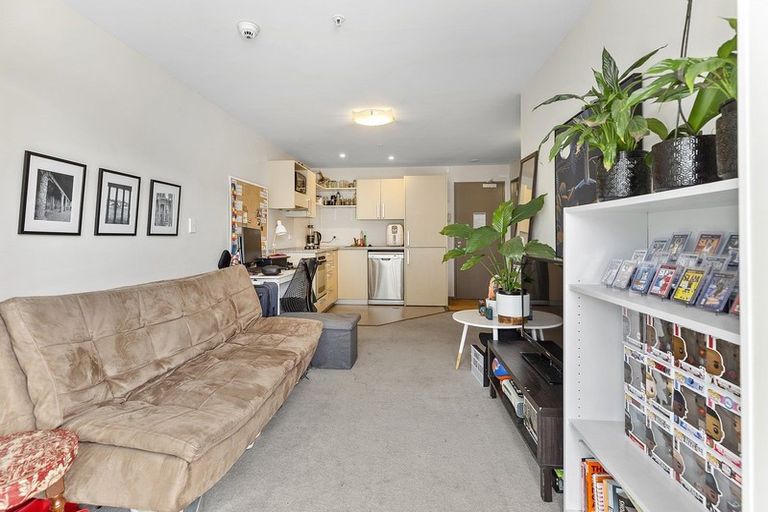 Photo of property in Dual Apartments, 306/142 Vivian Street, Te Aro, Wellington, 6011