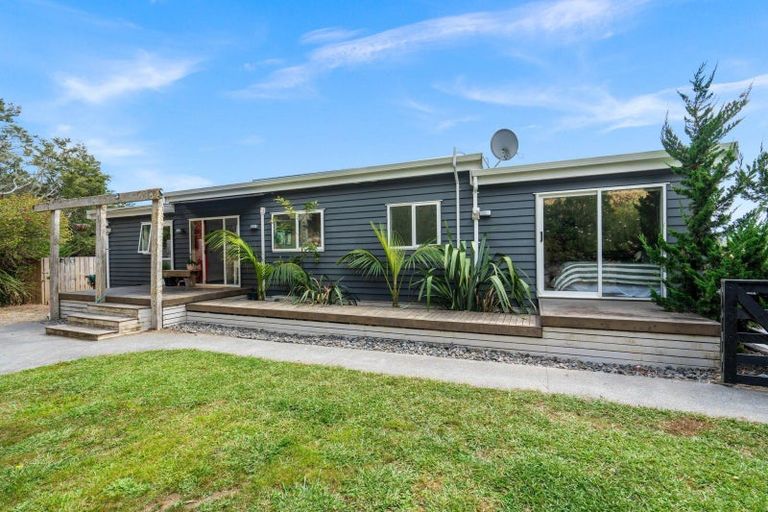Photo of property in 442 Whananaki Road North, Opuawhanga, Hikurangi, 0181