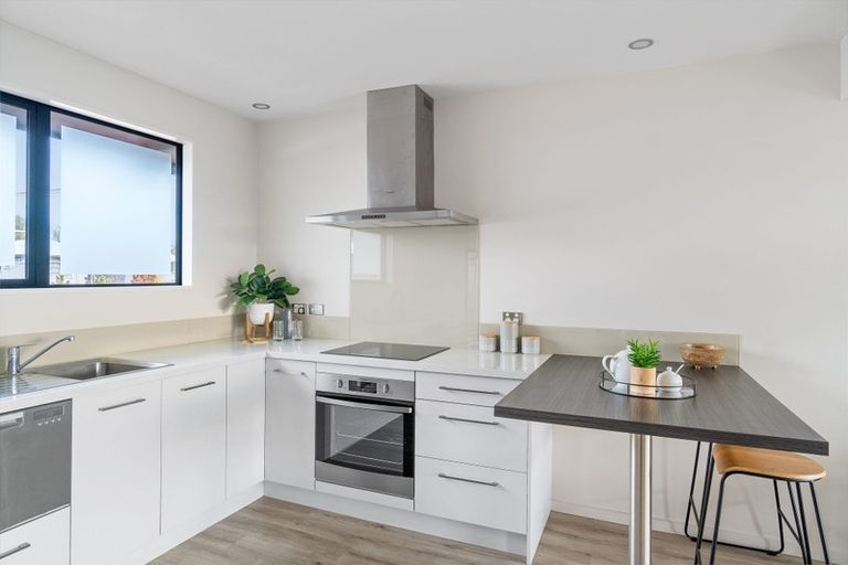 Photo of property in 4/22 Springfield Road, St Albans, Christchurch, 8014