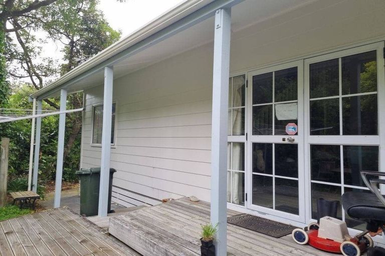 Photo of property in 2/54 Hungerford Road, Houghton Bay, Wellington, 6023