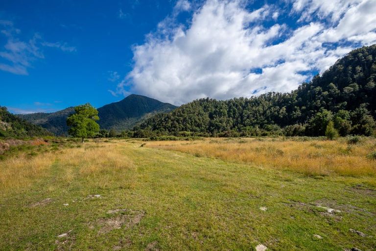 Photo of property in 101 Gowan Valley Road, Gowanbridge, Murchison, 7077