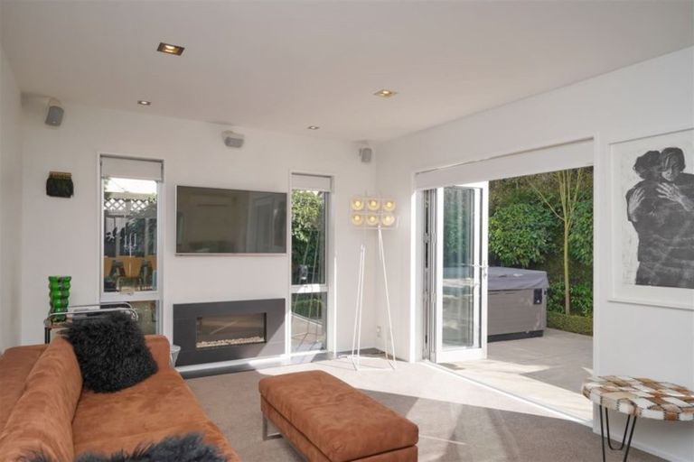 Photo of property in 35b Holly Road, St Albans, Christchurch, 8014