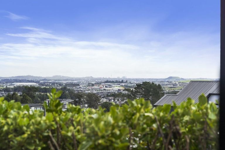 Photo of property in 13 Hautoa Lane, Flat Bush, Auckland, 2019