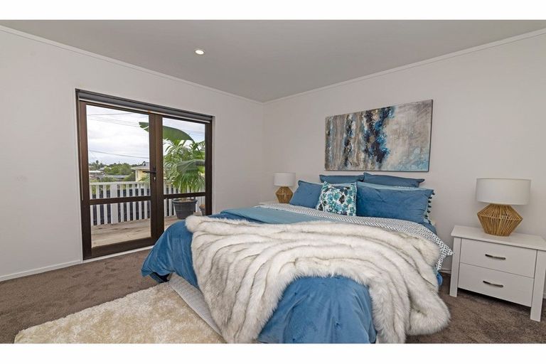 Photo of property in 1/111 Lincoln Park Avenue, Massey, Auckland, 0614
