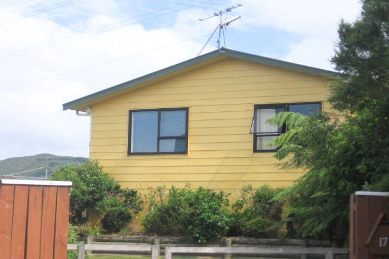 Photo of property in 17 Oldham Way, Crofton Downs, Wellington, 6035