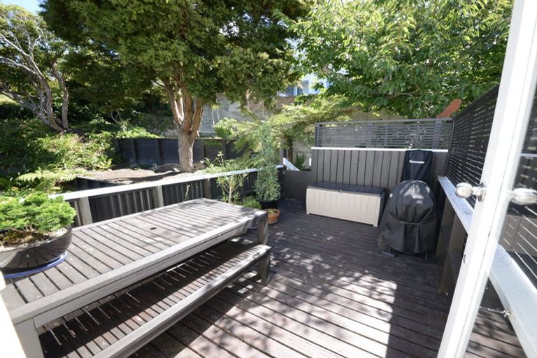 Photo of property in 34 Rawhiti Terrace, Kelburn, Wellington, 6012
