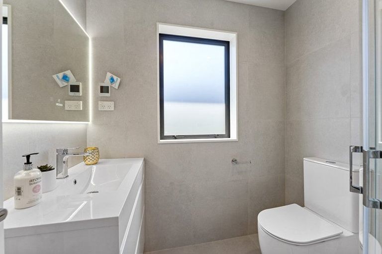 Photo of property in 38a Hyperion Drive, Randwick Park, Auckland, 2105