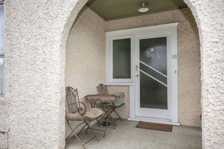 Photo of property in 10 Allardice Street, Dannevirke, 4930
