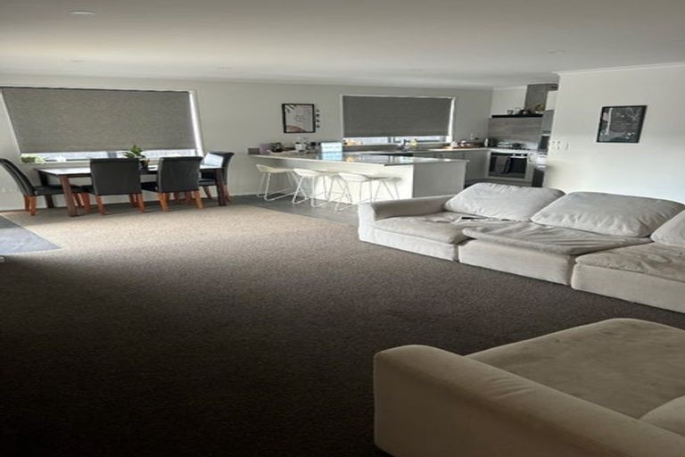 Photo of property in 16 Lippiatt Crescent, Pokeno, 2402