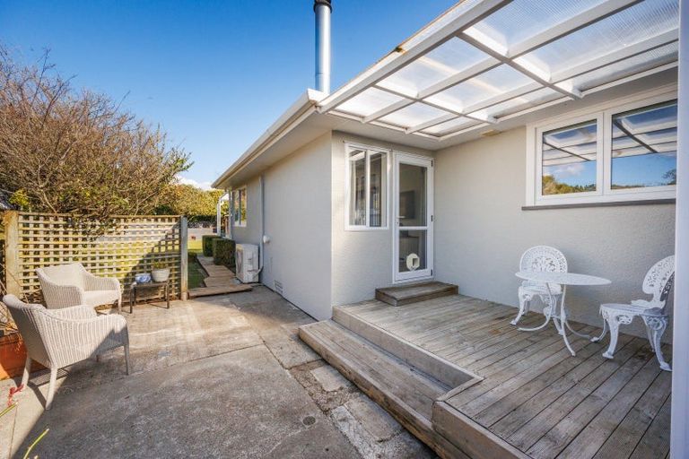 Photo of property in 37 Parkland Crescent, Terrace End, Palmerston North, 4410