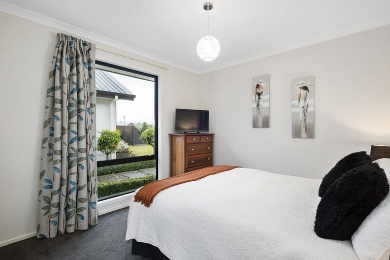 Photo of property in 5 Smiley Place, Mosgiel, 9024