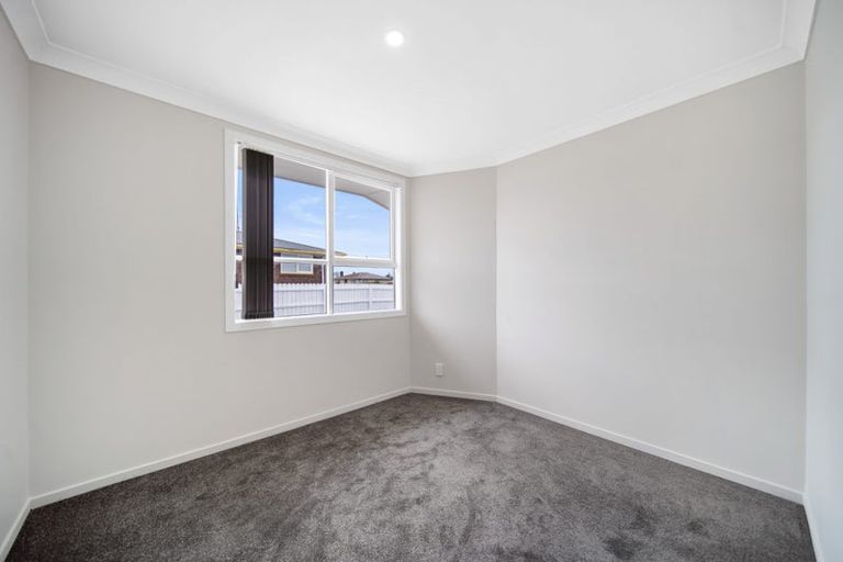 Photo of property in 4 Convair Crescent, Mangere, Auckland, 2022
