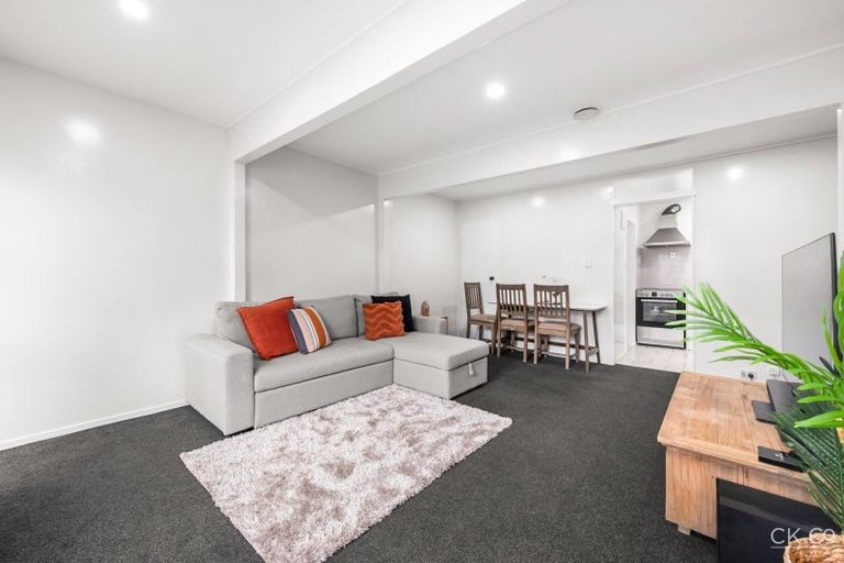 Photo of property in 2/264 Grounsell Crescent, Belmont, Lower Hutt, 5010