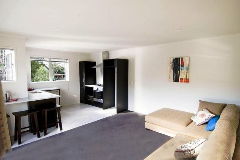 Photo of property in 3d Scotland Place, Hillcrest, Hamilton, 3216