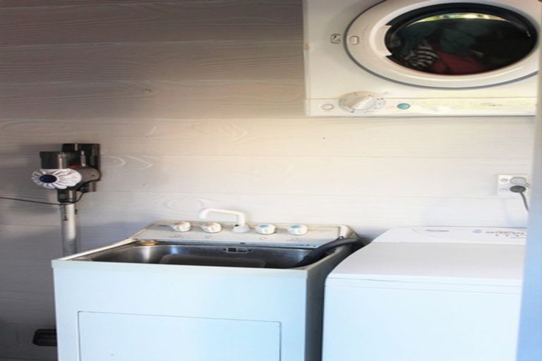 Photo of property in 4 Prince Street, Winton, 9720