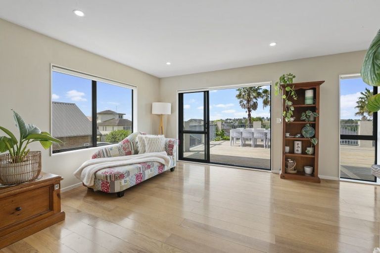 Photo of property in 16 Burwood Terrace, Gulf Harbour, Whangaparaoa, 0930