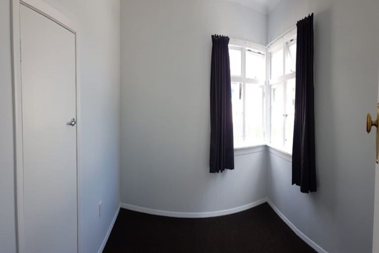 Photo of property in 24 Rewa Street, Takaro, Palmerston North, 4412