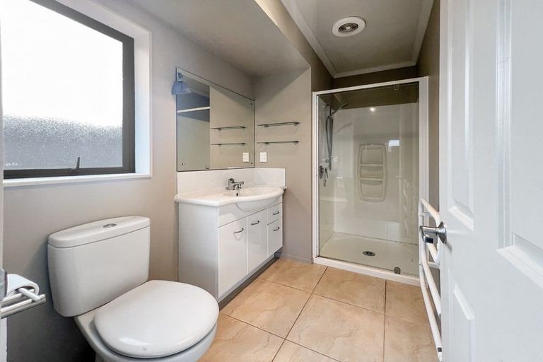 Photo of property in 22 Percy Kinsman Crescent, Riverstone Terraces, Upper Hutt, 5018