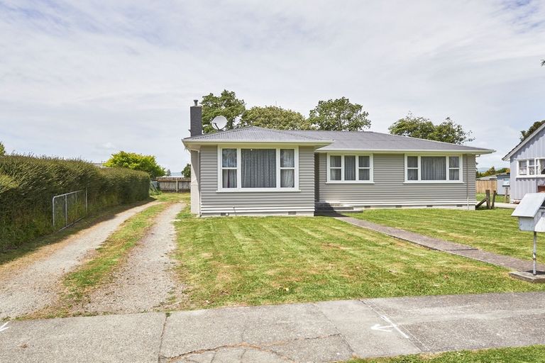 Photo of property in 62 Ellesmere Crescent, Highbury, Palmerston North, 4412