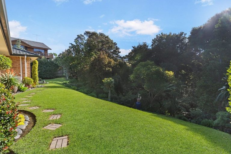 Photo of property in 11 Grovenor Drive, Orewa, 0931